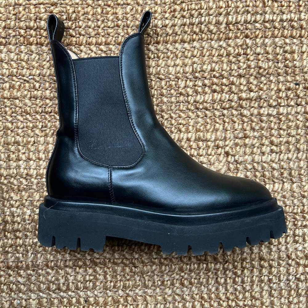 DEAR FRANCES CHELSEA BOOTS